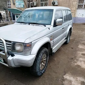 Mitsubishi Pajero 1998