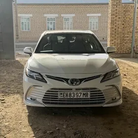 Toyota Camry 2021