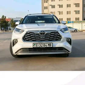 Toyota Highlander 2022
