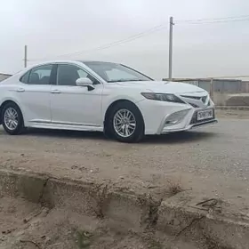 Toyota Camry 2022