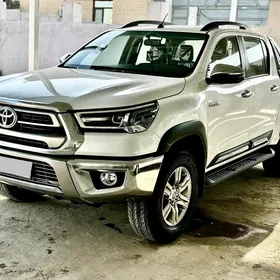 Toyota Hilux 2024