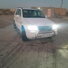 Mercedes-Benz ML350 1999