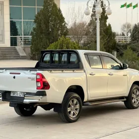 Toyota Hilux 2025