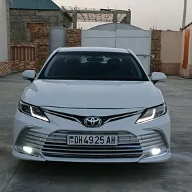 Toyota Camry 2021