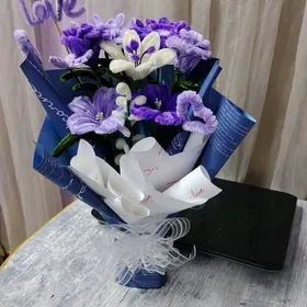 8 nji mart ucin buketler