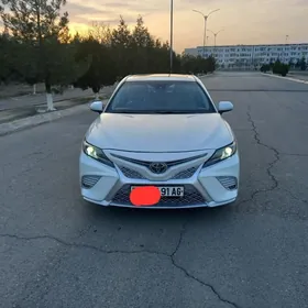 Toyota Camry 2018