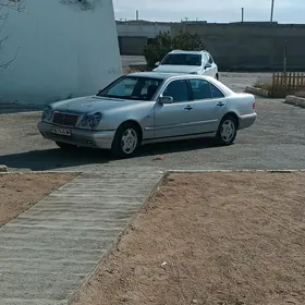 Mercedes-Benz E320 1997