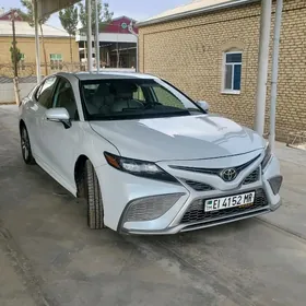 Toyota Camry 2021