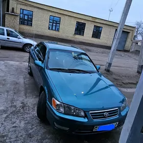 Toyota Camry 2001