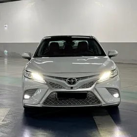 Toyota Camry 2018