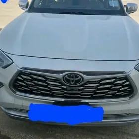 Toyota Highlander 2021