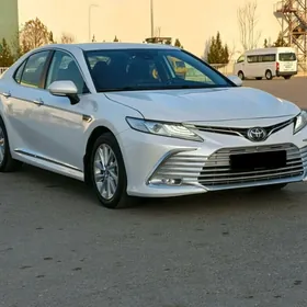 Toyota Camry 2021