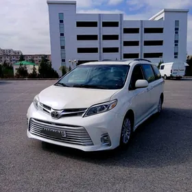 Toyota Sienna 2020