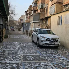 1 nji etaz 2 komnat Atabey koc