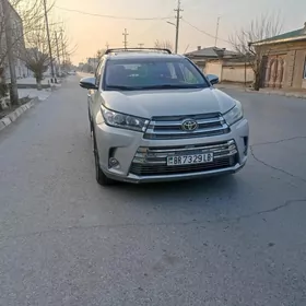 Toyota Highlander 2019