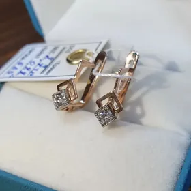 БРИЛЛИАНТОВЫЕ СЕРЬГИ.