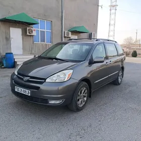 Toyota Sienna 2004