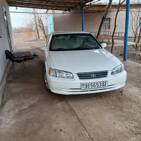 Toyota Camry 2000