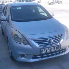 Nissan Versa 2012