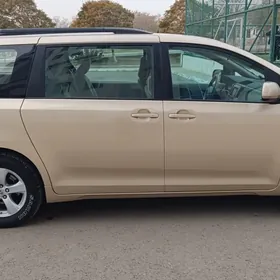 Toyota Sienna 2011