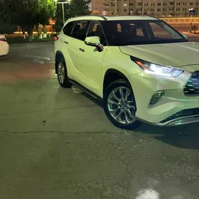 Toyota Highlander 2020