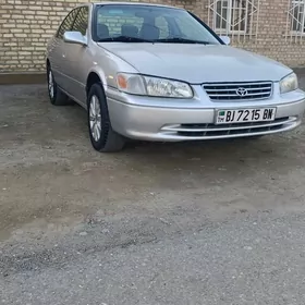 Toyota Camry 2000
