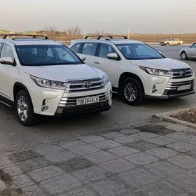 Toyota Highlander 2019