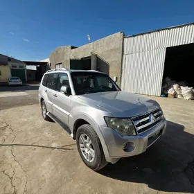 Mitsubishi Pajero 2008