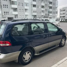 Toyota Sienna 2002
