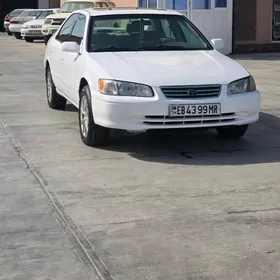 Toyota Camry 2001