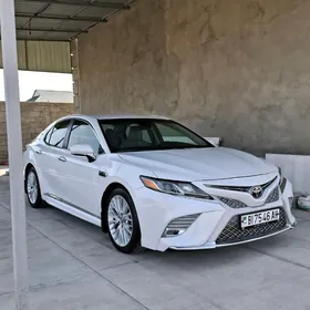 Toyota Camry 2018