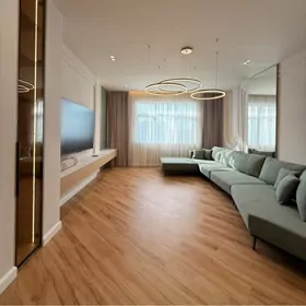 Mir8 6etaz 3kom 145m2