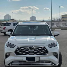 Toyota Highlander 2022