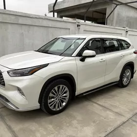 Toyota Highlander 2021