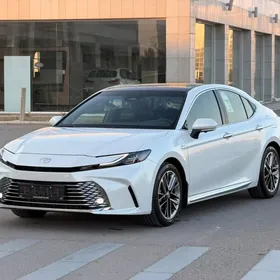Toyota Camry 2025