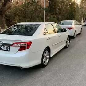 Toyota Camry 2013
