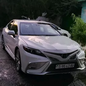 Toyota Camry 2021