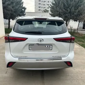 Toyota Highlander 2022
