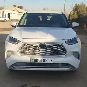 Toyota Highlander 2021