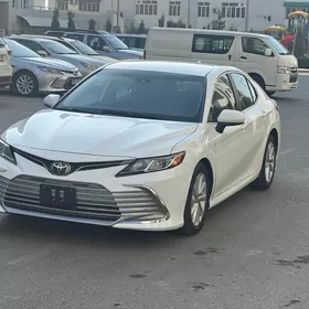 Toyota Camry 2022