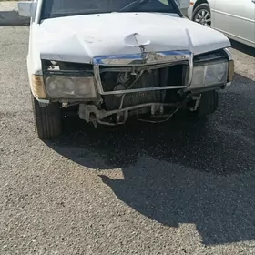 Mercedes-Benz 190E 1987