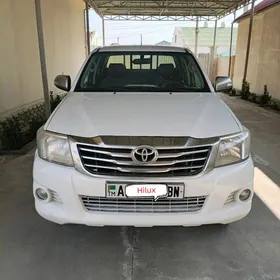Toyota Hilux 2013