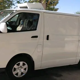 Toyota Hiace 2018