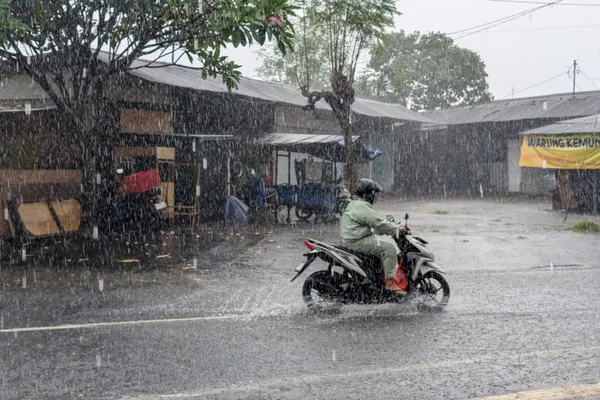 На Бали объявлен наивысший уровень погодной опасности из-за ливней