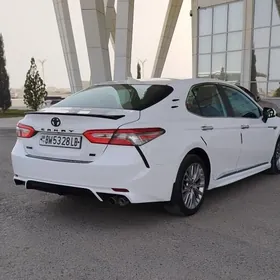Toyota Camry 2019