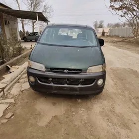Hyundai H-1 1999