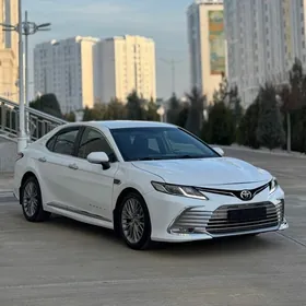 Toyota Camry 2018