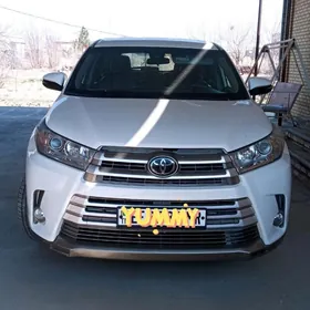 Toyota Highlander 2019