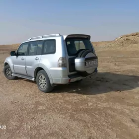 Mitsubishi Pajero 2011