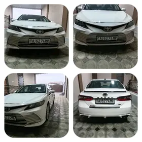 Toyota Camry 2021